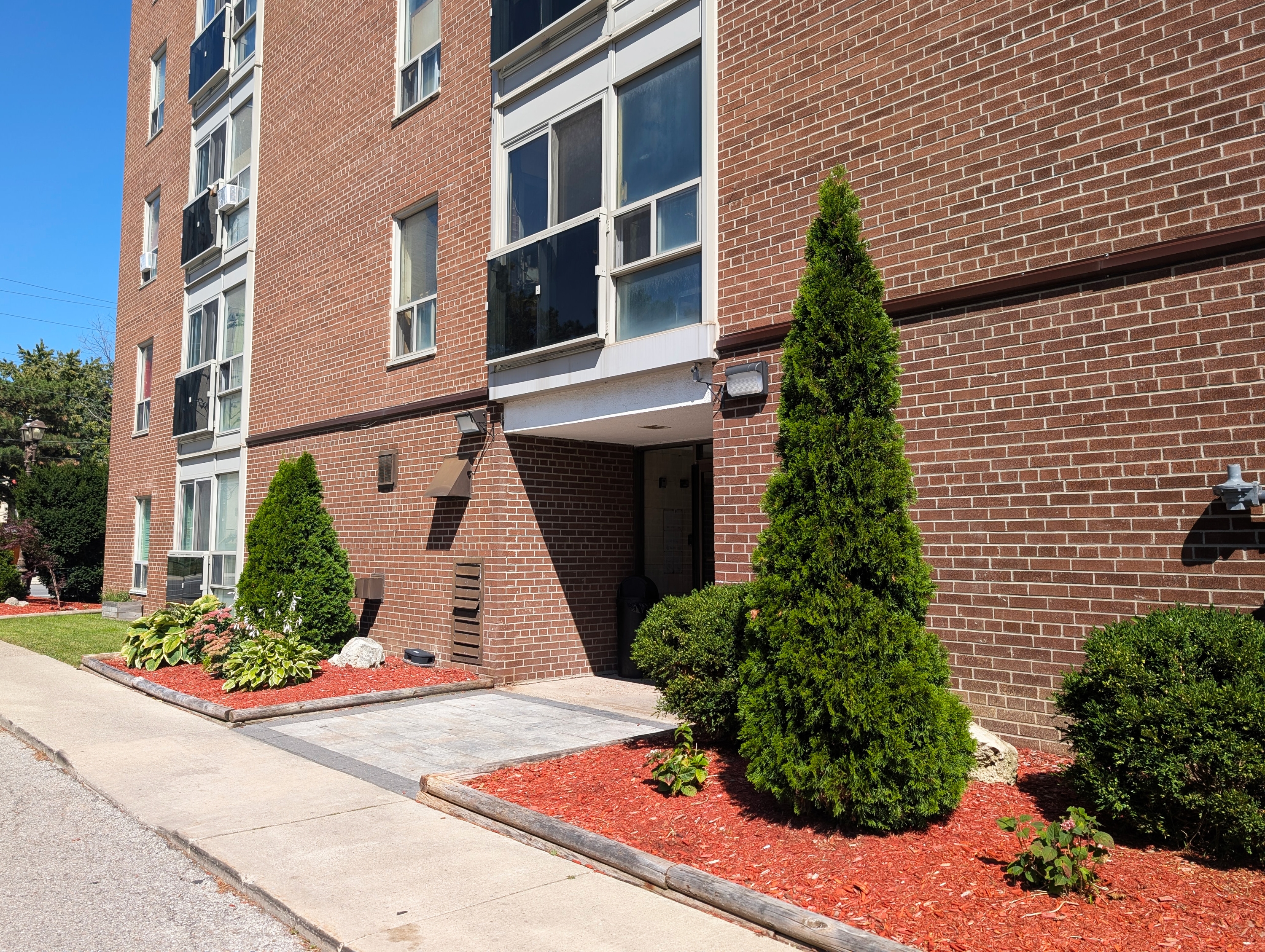 401 - 205 Vodden Street East